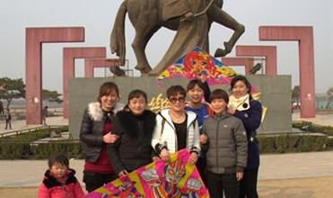 青春在奉献中闪光、梦想在天空上翱翔—成武公司庆祝“三.八”妇女节