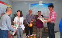 一年一度“五一”至，节日慰问暖人心